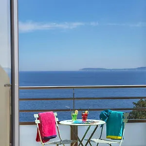 Hôtel-club Du Domaine D'aiguebelle, Ussim Hotel